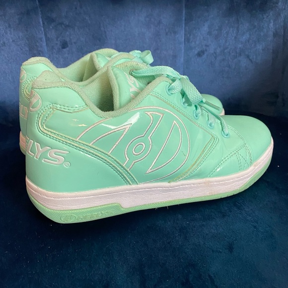 Heelys Other - DISCONTINUED heelys skate shoes turquoise